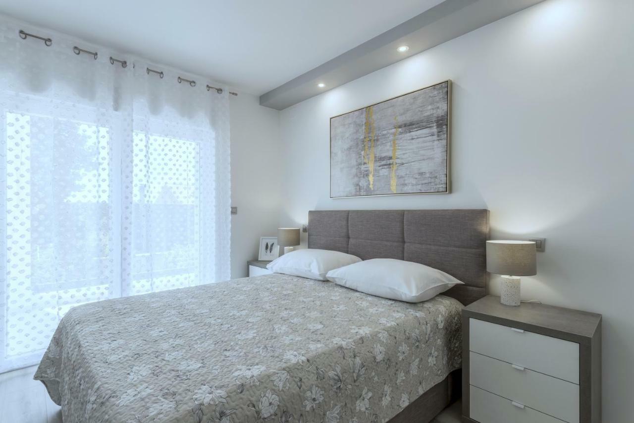 Villa Ema Kastela With Private Heated Pool Extérieur photo