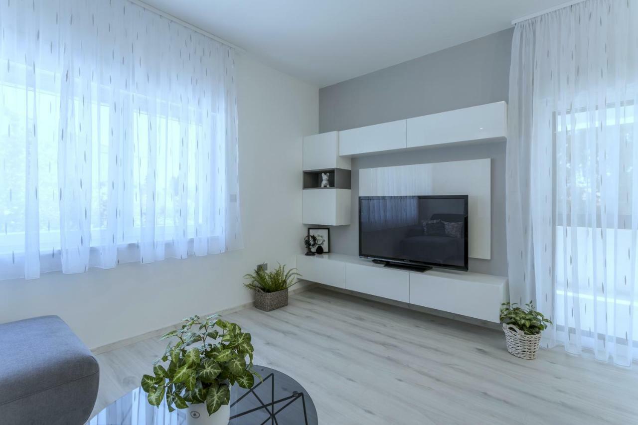 Villa Ema Kastela With Private Heated Pool Extérieur photo
